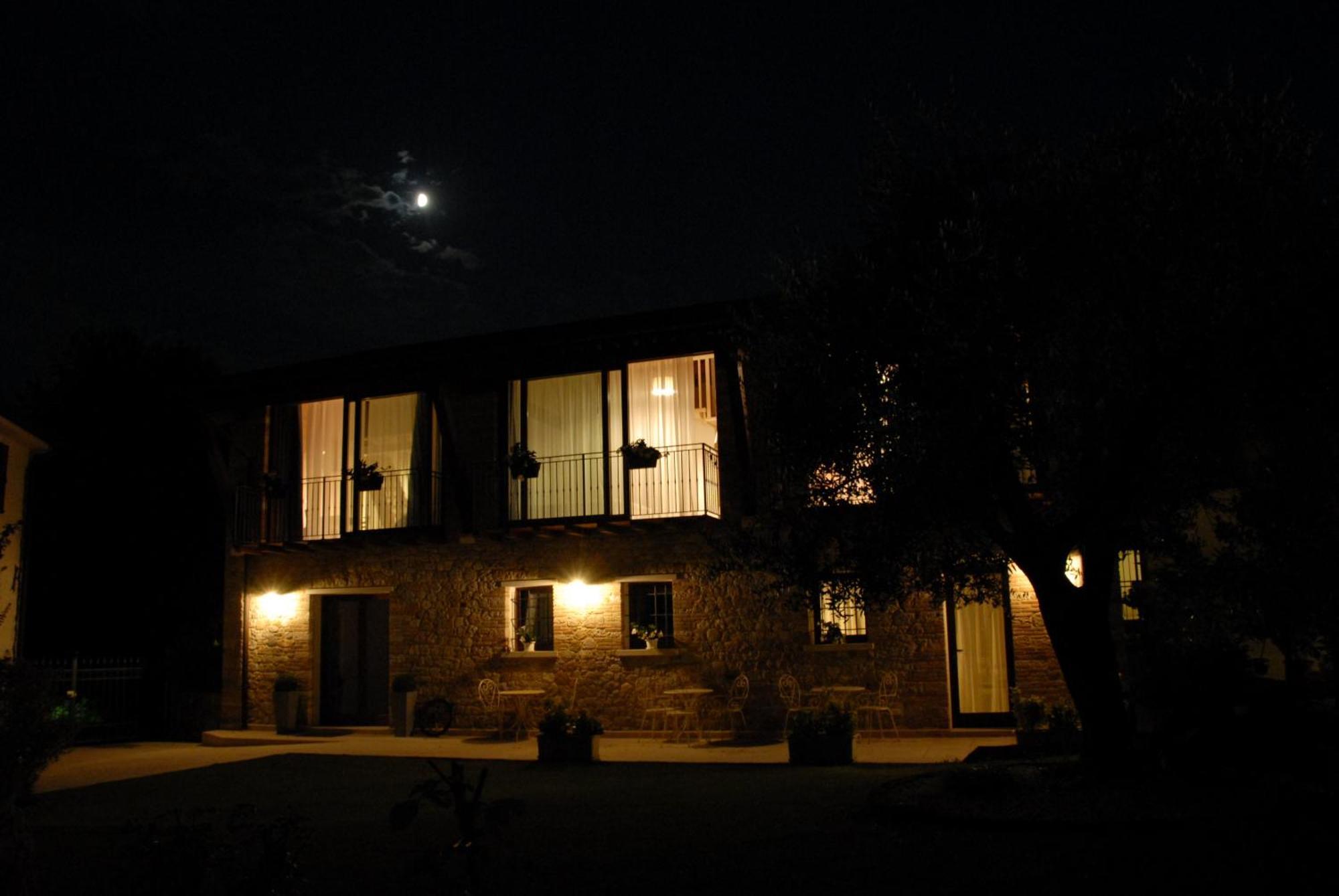 B&B Al Fienile Paderno del Grappa ภายนอก รูปภาพ